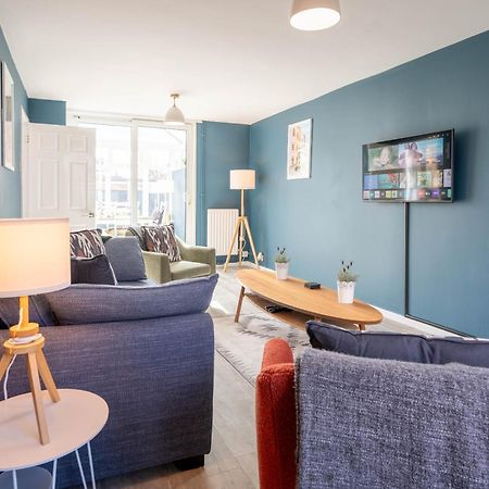 Gatwick Place - 4 Bed 2 Bath Self Contained House With Private Garden Horley Luaran gambar