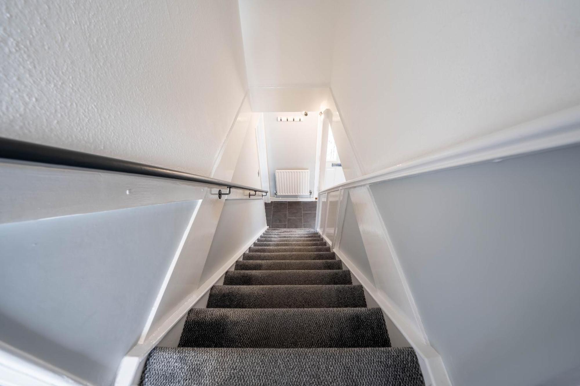 Gatwick Place - 4 Bed 2 Bath Self Contained House With Private Garden Horley Luaran gambar